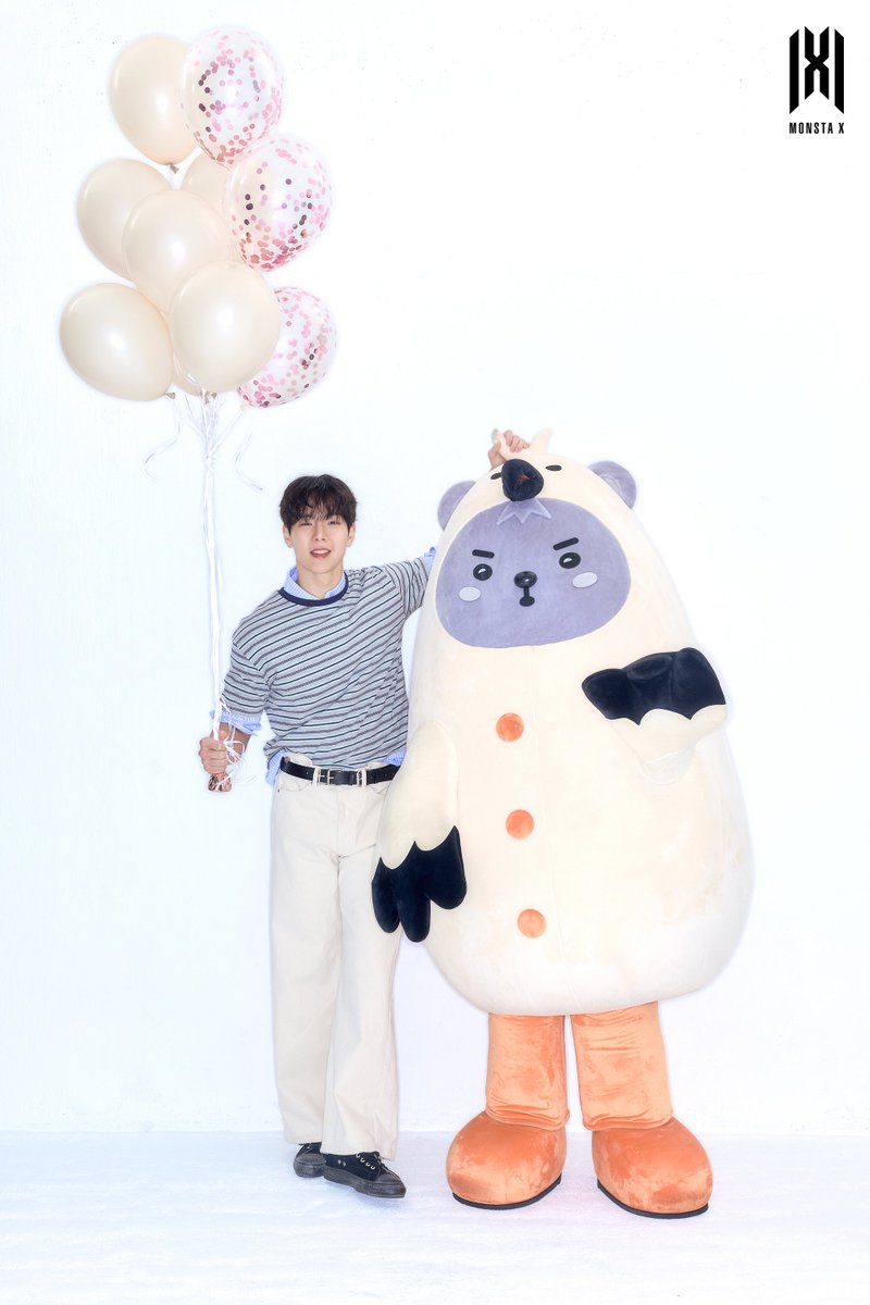 nunugomy's tweet photo. SHOWNU B-DAY PHOTO 🐻

#HBDtoSHOWNU https://t.co/4ZMGhnbdhy