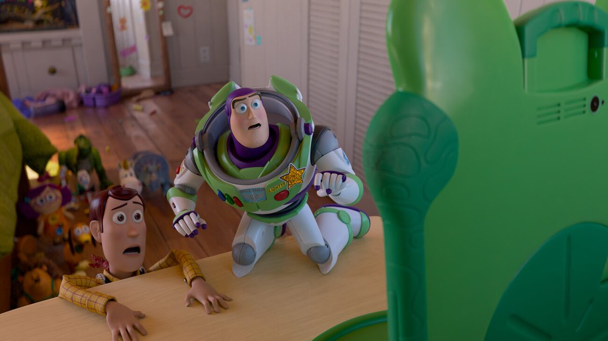WatchmenID's tweet photo. Di seri ke-5 ini secara mengejutkan kami bisa ngerasain lagii nihh magicnya franchise Toy Story yang kami rasain seperti di trilogi pertamanya.

Film ini kaya balik lagii ke core utama dari filmnya, yaitu: mainan yang pengen membahagiakan anaknya, and that's it. BUAGUUUSSSS!!!!! https://t.co/5FMmL6WhEH