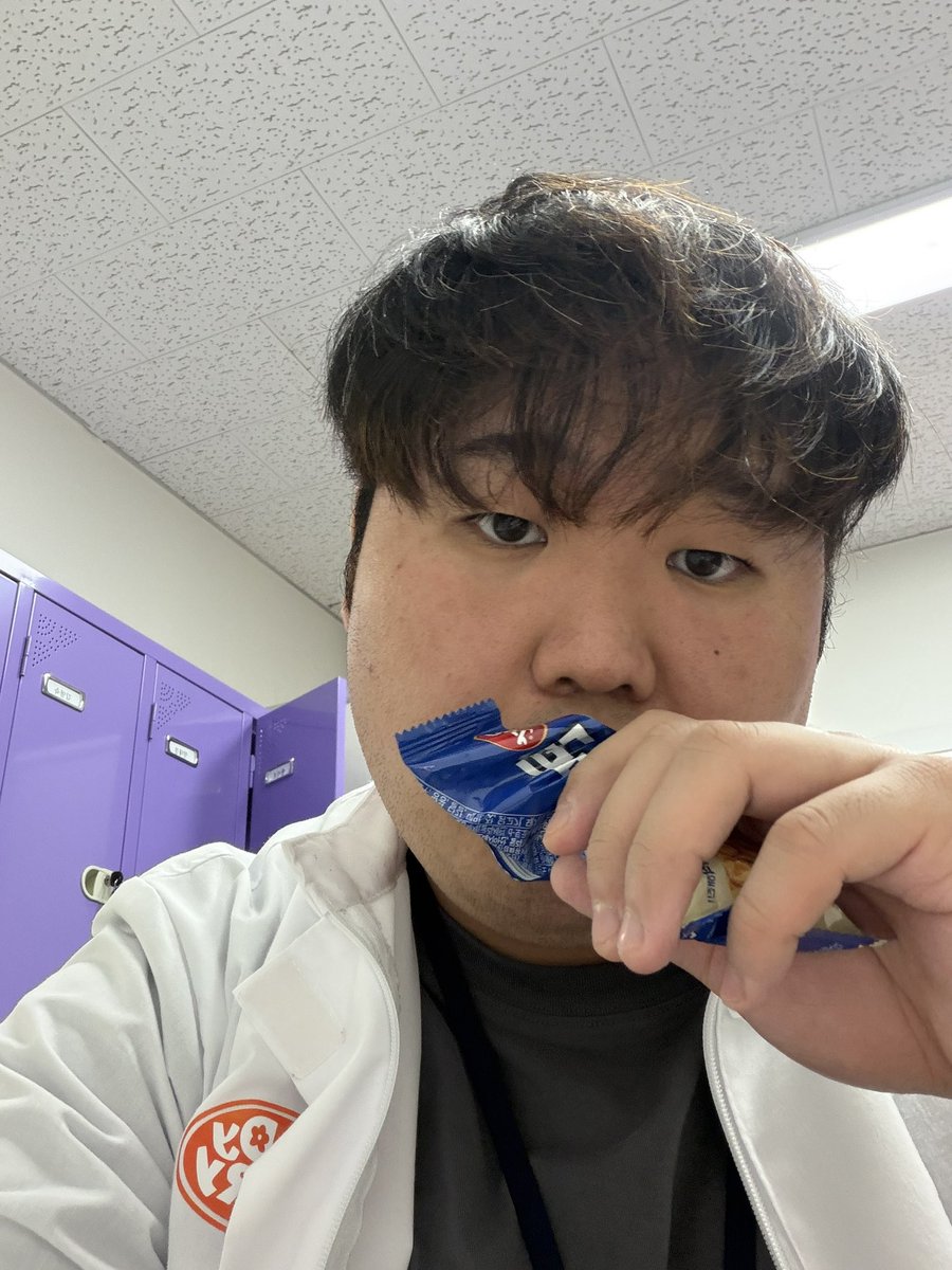 yabukitsch's tweet photo. ハゲになりたい https://t.co/r9QMUn7ptq