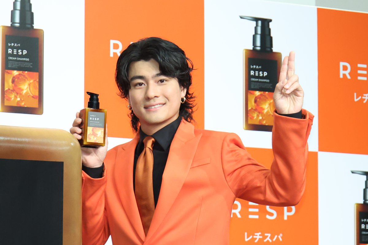oshiraku's tweet photo. 🔔推し楽 速報💨

#SixTONES #森本慎太郎、
ヘアケアブランド・レチスパのアンバサダーに就任💇✨

完成したCMを見て…「小さくなった自分って意外とかわいい」😏

詳細はこちら👉https://t.co/LJG0v4tbSz

詳細レポートも後ほどお届け💡続報をお待ちください💚

@resp_official https://t.co/psNvg1dzrt