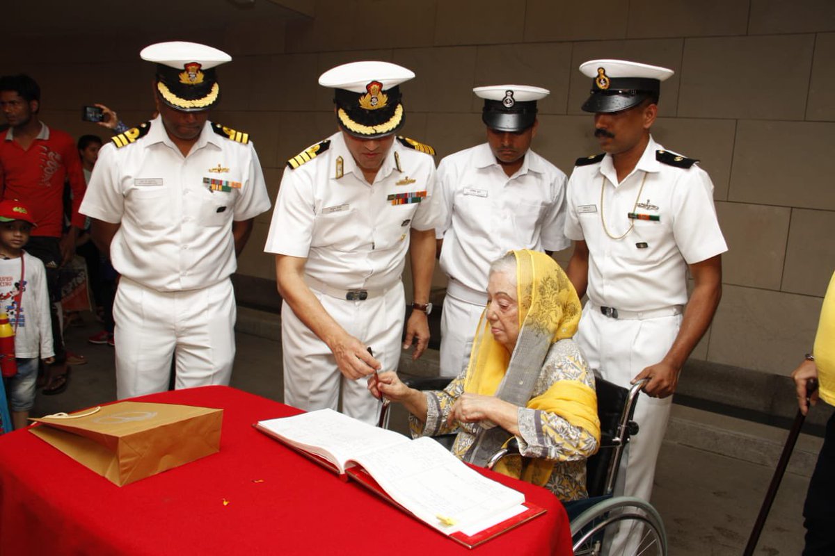 MansiGuptaAdv's tweet photo. Remembering veer nari Mrs Sudha Mulla wife of Capt Mahendra Nath Mulla (MVC) of INS Khukri on her 88th  birthday today. 

In video, Mrs Mulla receiving her husband’s Mahavir Chakra posthumously  from President V V Giri in 1972.

@WattalMulla @indiannavy #IndianNavy #INSKhukri https://t.co/7XofneR9vE