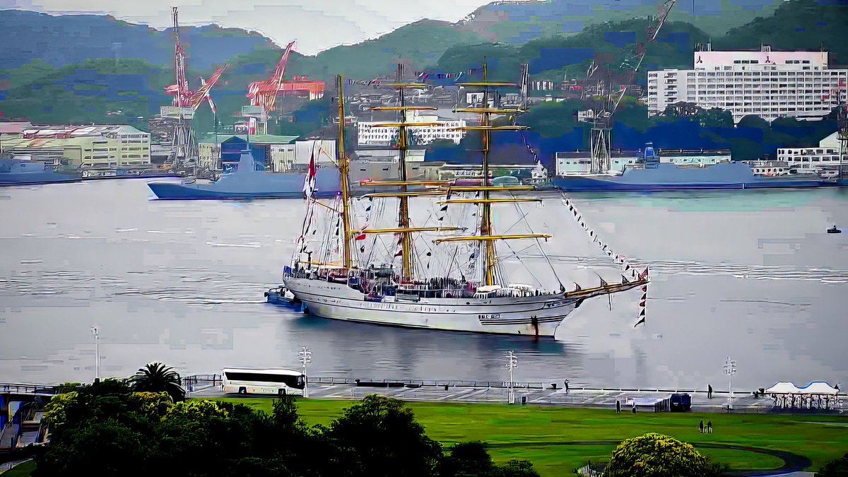 CamTV_N's tweet photo. 今日の長崎港❣

な～んと　#インドネシア海軍 の
帆船が入港してきた⛵️
2026年6月18日、午前9時頃

#海上自衛隊 ⁉️のお迎えだろうか❓️

#BimaSuci　#練習帆船
#長﨑水辺の森公園ライブカメラ https://t.co/mO4BKHopCU