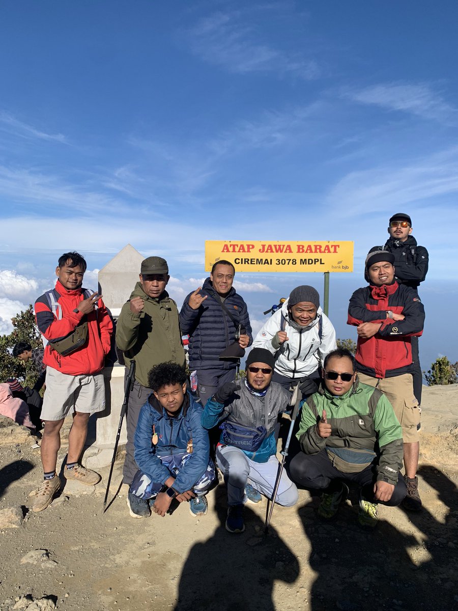 DharmaMade's tweet photo. Fun Hiking Ciremai, 13-16 Juni 2026
Main terjauh unlocked
Semua orang punya masalah
Gunung tempat bertempur dengan pikiran https://t.co/AeA63Rn3mj
