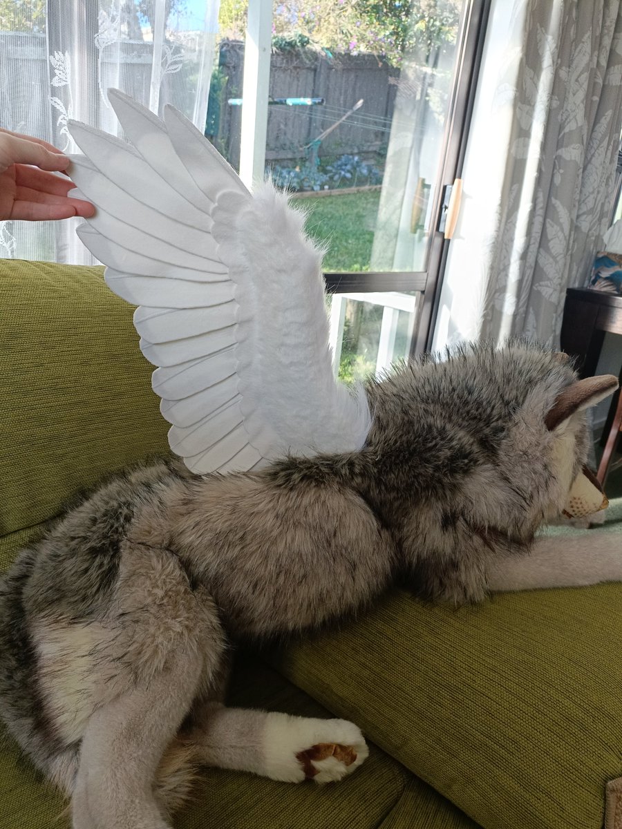 yellow_fr3ak's tweet photo. and the gold wolf is done! https://t.co/1YFQDfdekM