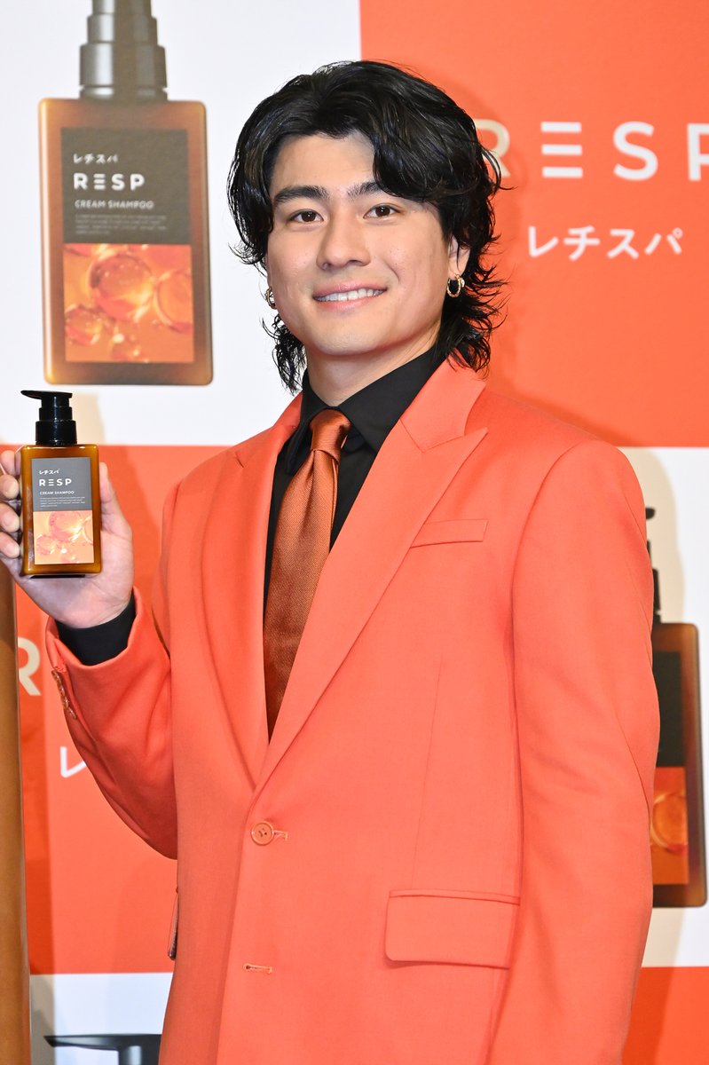 natalie_mu's tweet photo. ／

SixTONES森本慎太郎

ヘアケアブランド・レチスパ🧴
アンバサダーに就任

＼

📝レポートは追って音楽ナタリーに掲載

#SixTONES #森本慎太郎 https://t.co/bHHXOiJE4v
