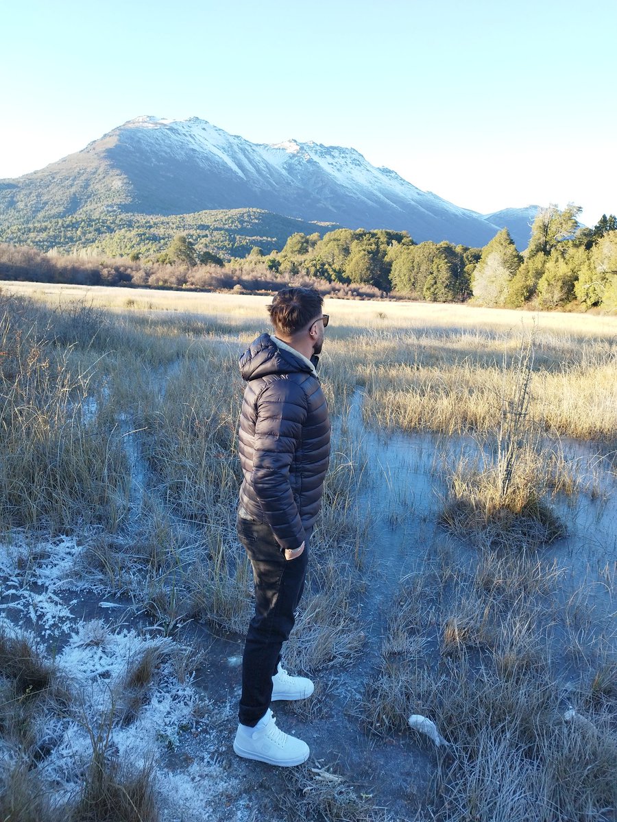 MarioFloripaSC's tweet photo. Geadão em Bariloche https://t.co/KOX6GKVIqR