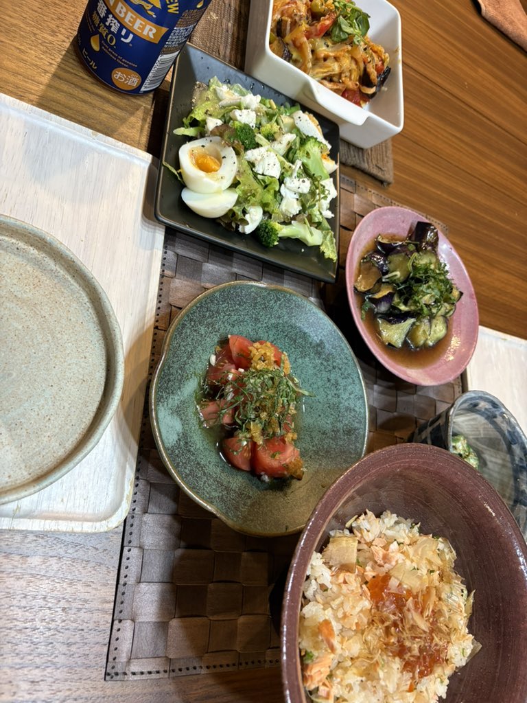 nas_penus's tweet photo. 冗談抜きで私の実家は私母の2人のとき夏はナスで食卓が埋まります https://t.co/V0NyuziO09