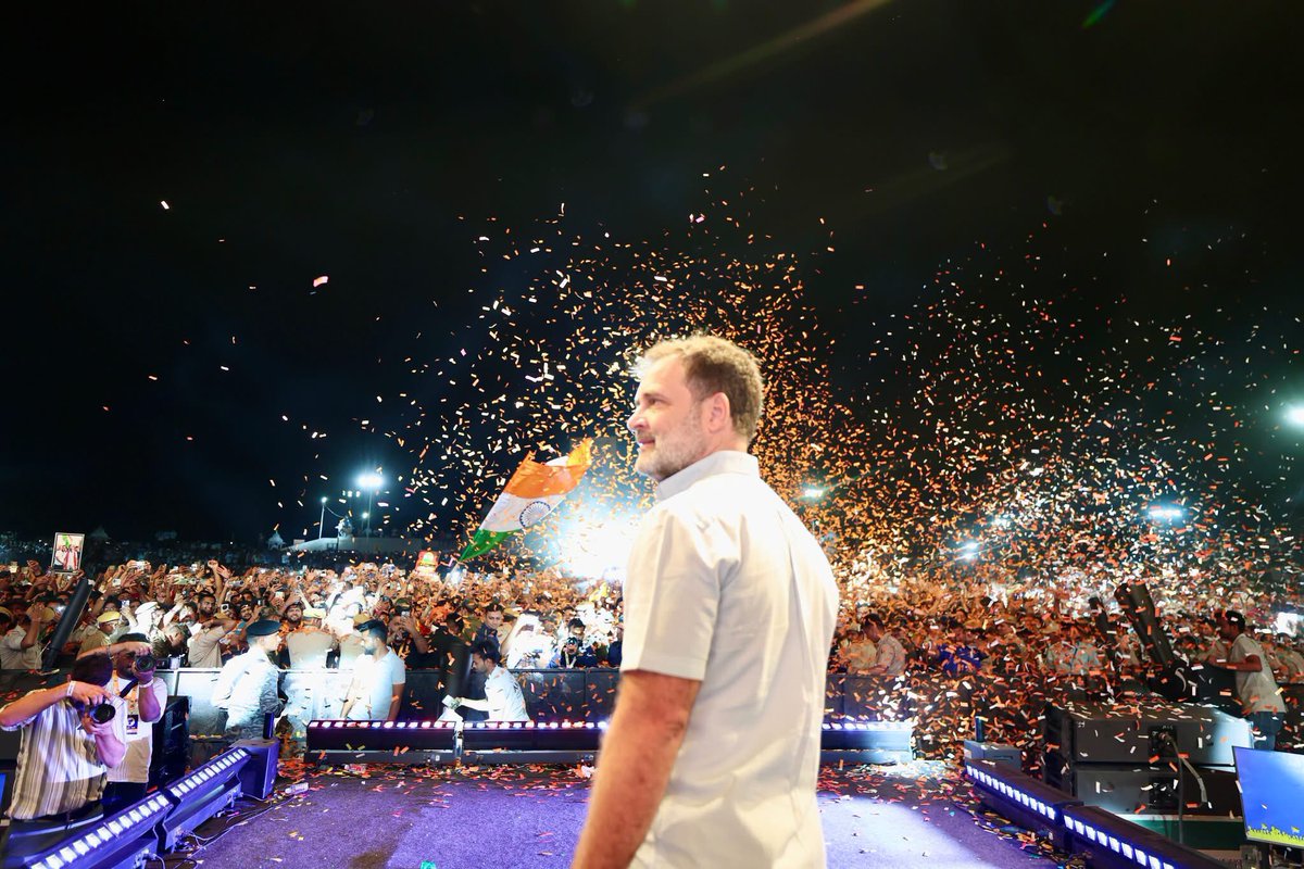 sparsh_INC's tweet photo. This is The face of unity 
This is The face of revolution 
This is The face of change 🇮🇳
@RahulGandhi @INCIndia https://t.co/vUGAT1vweG