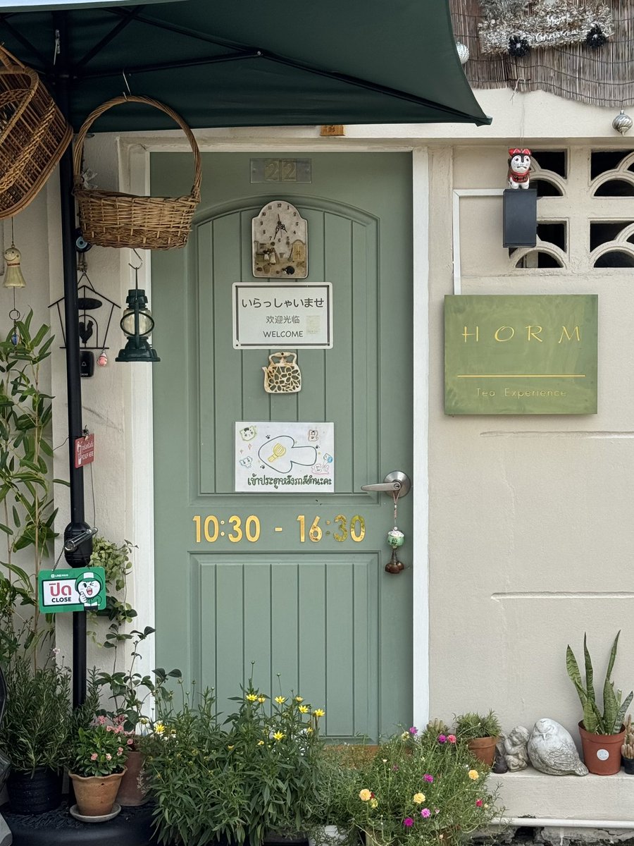 sfkkfs_'s tweet photo. ถ้าใครชอบมัทฉะ อยากแนะนำ Horm Tea Experience มากๆอะ ร้านเล็กๆอบอุ่น เงียบสงบ  🍵✨ มีมัทฉะให้เลือกหลายตัว ตามช่วงต่างๆ กินคู่ขนมโคตรอร่อย ตาแตกกับถ้วยชาที่มีเยอะมากๆๆ อยากรู้อะไรเกี่ยวกับมัทฉะก็ถามได้ https://t.co/XR3NB6jqGW