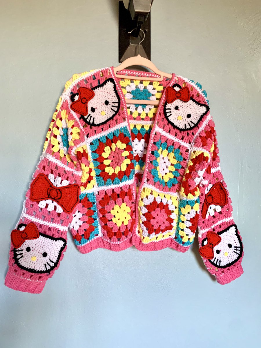 dandixgee's tweet photo. Tried my hand at making the iconic hello kitty crochet cardigan I saw on IG. Left is my attempt, right is inspo photo. https://t.co/jYlNw2HRRX