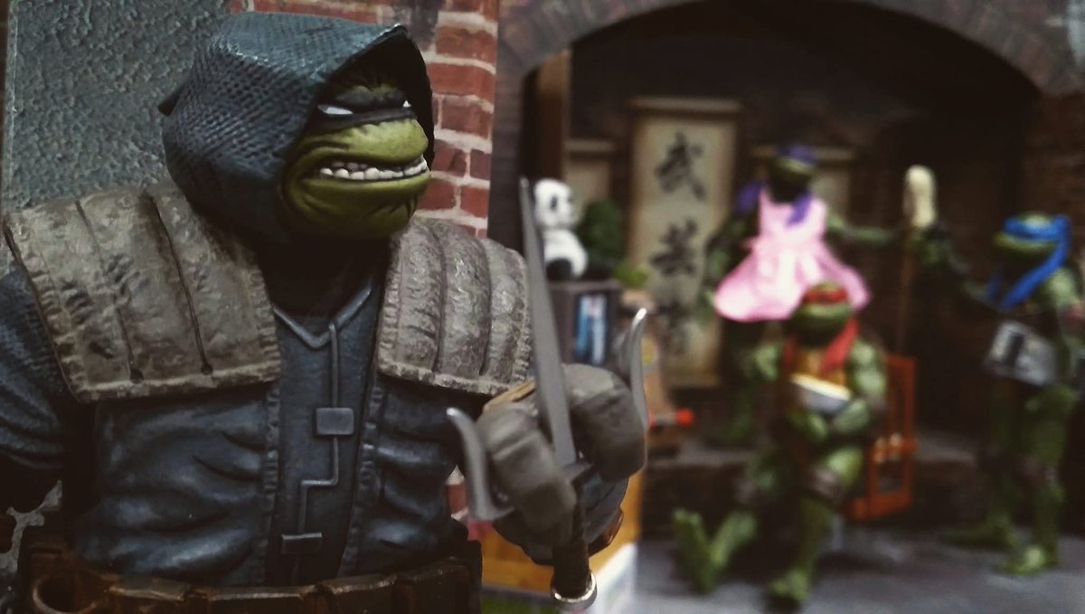 ComfortFra75050's tweet photo. Memories. @NECA_TOYS @Extreme_Sets @TMNT @TheOldTurtleDen #actionfigurephotography #teenagemutantninjaturtles #thelastronin #tmnt #necatoys #extremesets https://t.co/6tocHvhvUZ