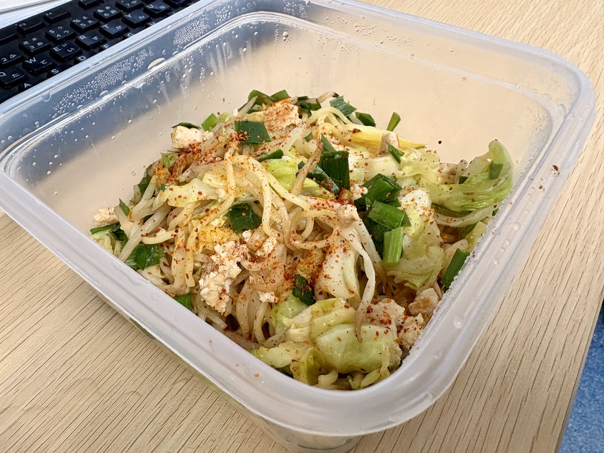 nipotter's tweet photo. ハラペーニョ焼きそば弁当
辛くてうめえ！ https://t.co/HWIA1XUABo