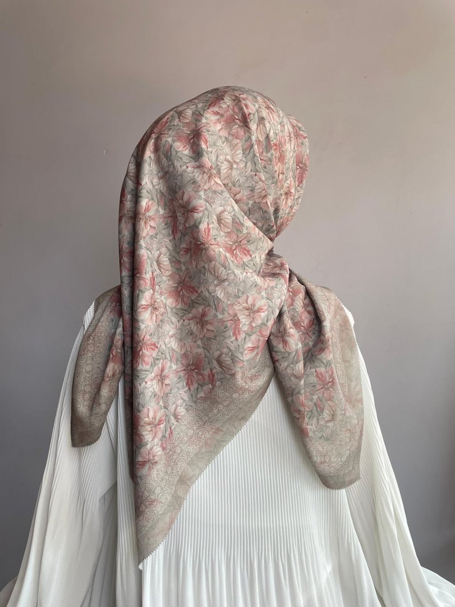 deviptri's tweet photo. Pada cari hijab motif murah? Boleh DM yaaa ~ https://t.co/CDSItgFRwm
