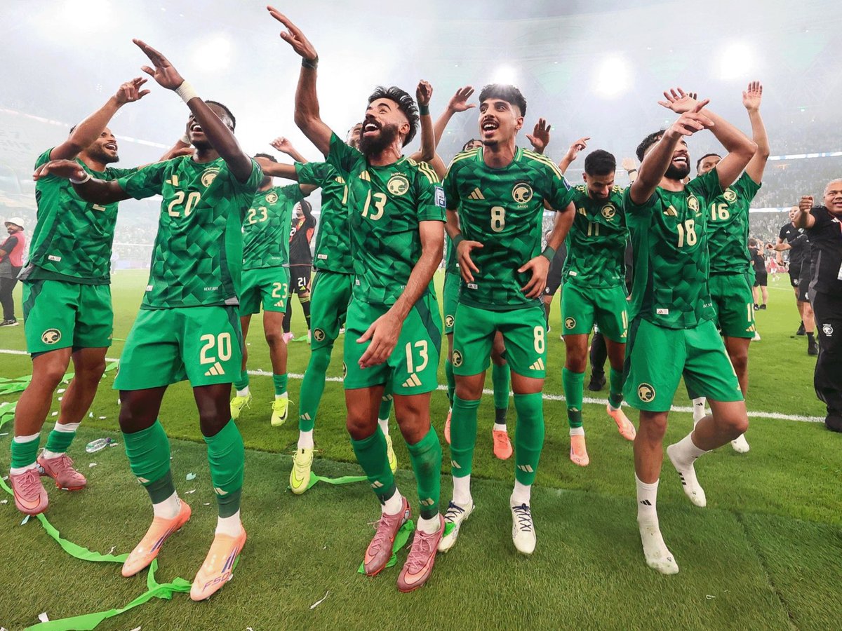 101Kb95's tweet photo. @visionbank_sa 🇸🇦💚💚🇸🇦💚💚🇸🇦
جاكم الاعصار ما شي يعيقه
منتخبنا اليوم وخر عن طريقه 💚

كل التوفيق لصقورنا الخضر
قلوبنا معكم ودعواتنا لكم
انتم قدها يا أبطال! 

💚💚💚
-
#الأخضر_يلعب_بالنا_في_الملعب

💚🇸🇦💚🇸🇦 https://t.co/RU8kgpAboP