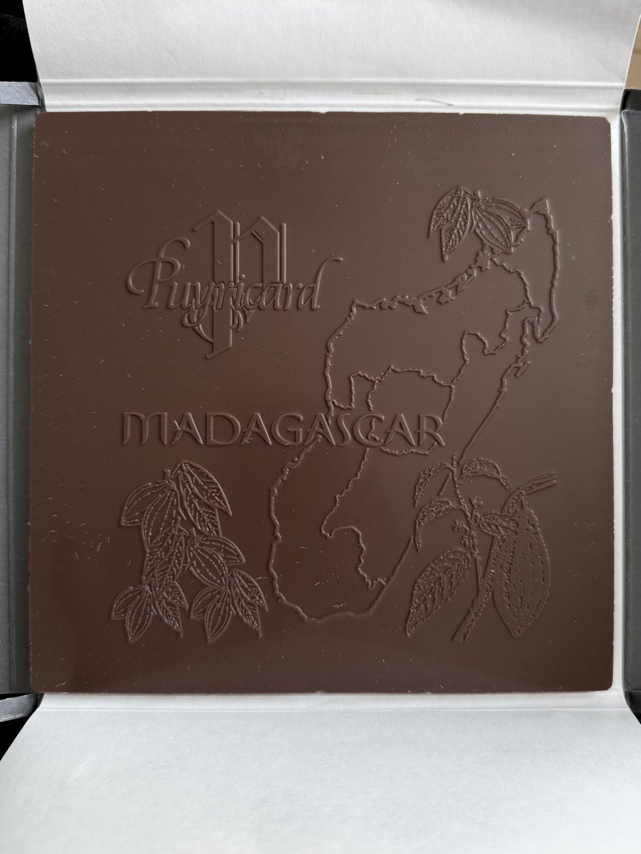 9lilJe's tweet photo. 記念日にPuyricardのチョコレートをプレゼントしてもらった
本当に美味しい。大好きなものの一つ https://t.co/scM3IwLhpk
