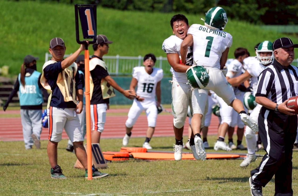 seinan_gu's tweet photo. 【News】アメリカンフットボール部が平和台ボウルで3年ぶりに優勝しました
https://t.co/hCbljy4Rxt
#西南学院大学　#西南 https://t.co/o62tfCjSK3