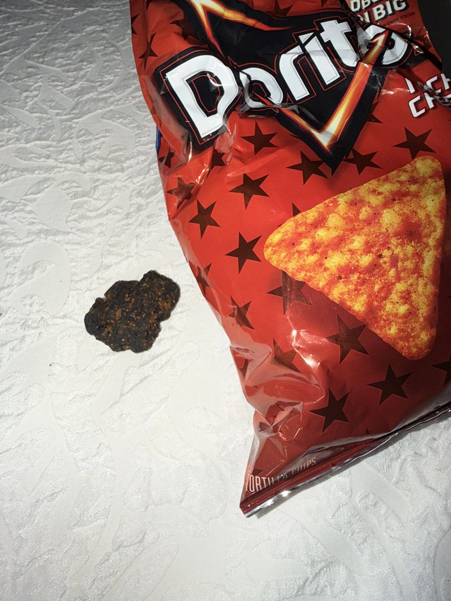 heisjakobe's tweet photo. @Doritos wtf is this in my bag and how are we gonna fix it? 🤮 https://t.co/5RE67IdCnV
