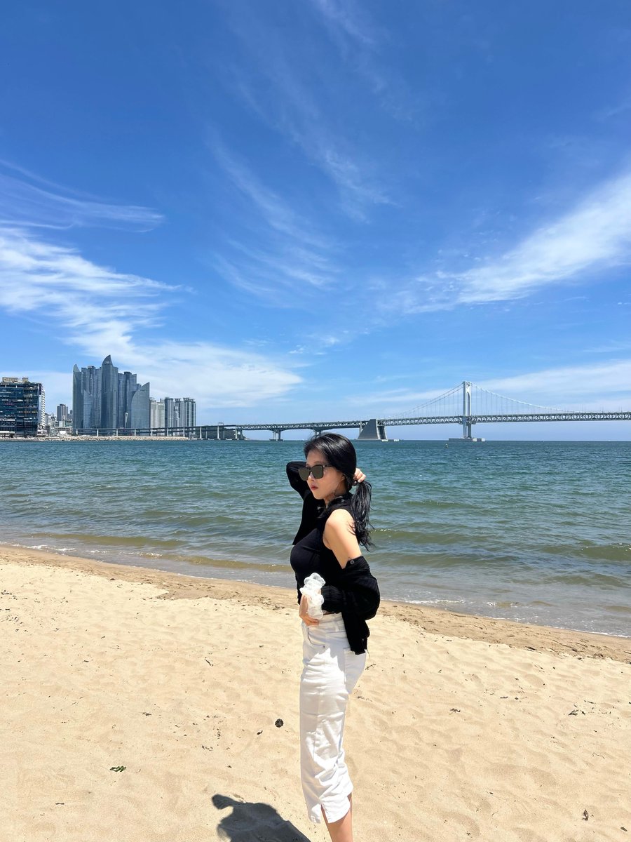 mslim58's tweet photo. 저번주 모음 zip  
#일상 #ootd #몸매 https://t.co/4Y9lXYcNDc