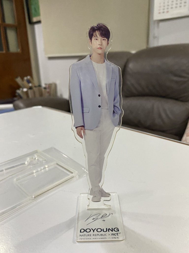 chickyjae15's tweet photo. 🛒 wts / want to sale

doyoung acrylic standee nature republic x NCT 127

💸 70k
✅ new/never used
✅ keep event with DP
✅ inc packing + admin (wajib splitpay) / full co (exc admin) https://t.co/9tZHVGAq1G