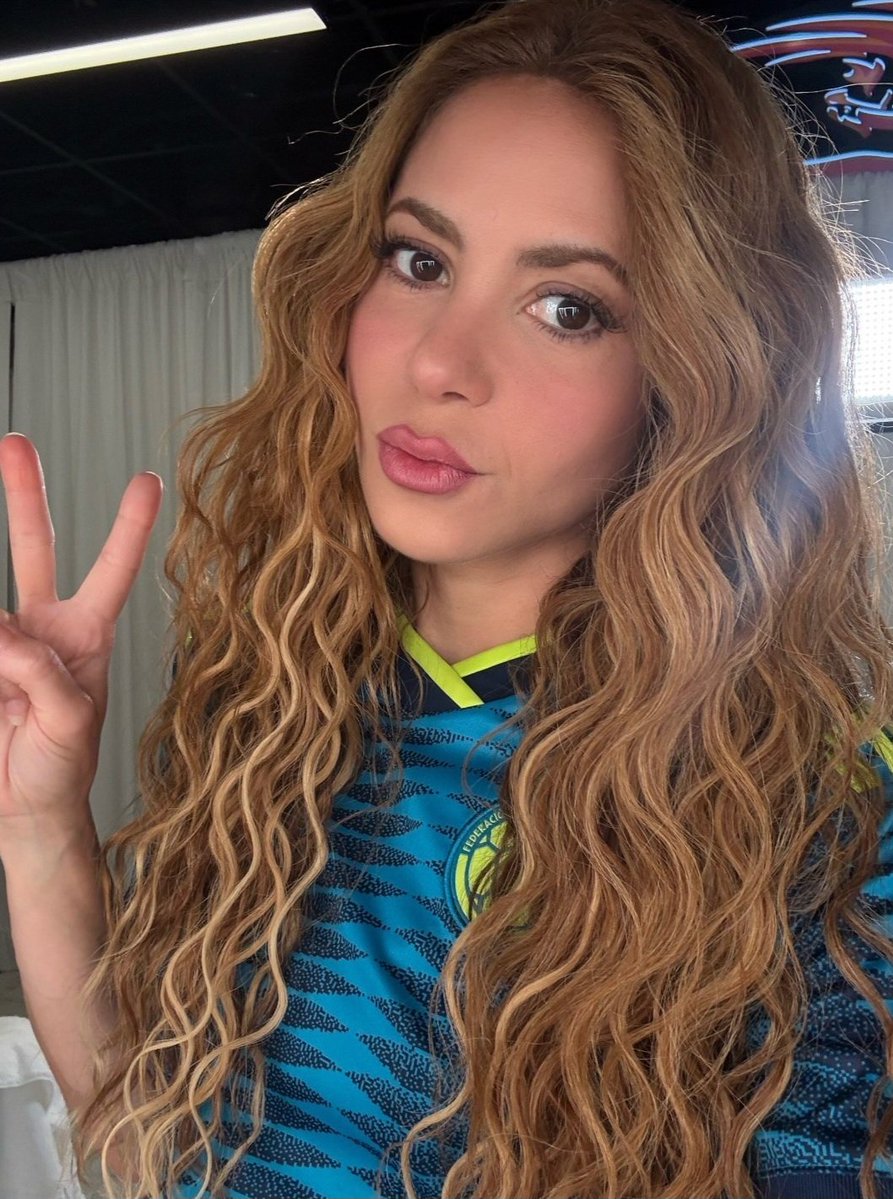 hey_timor's tweet photo. shakira via ig celebrando el gol de colombia 🇨🇴❤️‍🔥

la reina ya nos dio la bendición, eso es nuestro https://t.co/PsUSTA7wa5