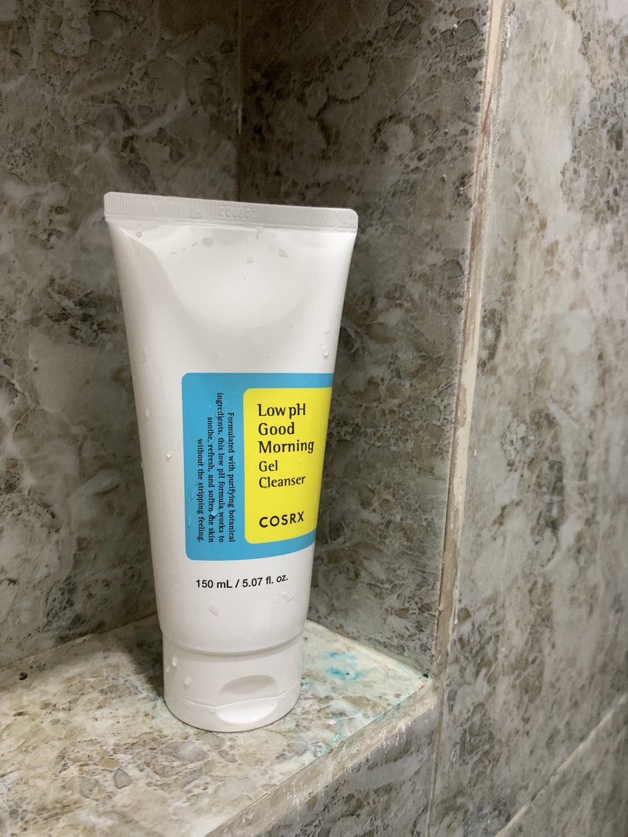 IftitahMI's tweet photo. dan ternyata low pH cleanser tuh emang beda ya… kulit jadi terasa lebih calm dan ga gampang kering setelah cuci muka.
jujur ngerti sekarang kenapa cleanser ini sering banget lewat di timeline https://t.co/JdyFYevHj0