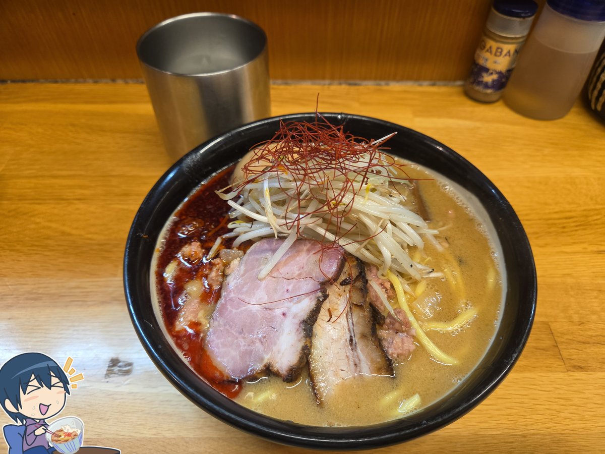 Studio_Asatte's tweet photo. 今日は外回りの帰りに「味噌っ子ふっく」へ行って辛味噌ラーメンを頂いてきました。

いつも行列が出来ているのも納得の美味しさを口に出来て今日も頑張ろうと思ったアサッテ君でした。

#荻窪
#ラーメン
#味噌っ子ふっく https://t.co/qyAOmlz2Qi