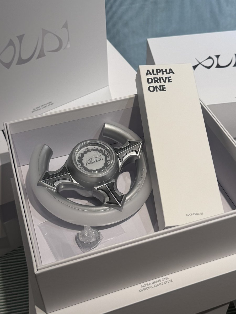 今なら間に合う！ALPHA DRIVE ONEペンライト販売中❗️ お店ではなんば