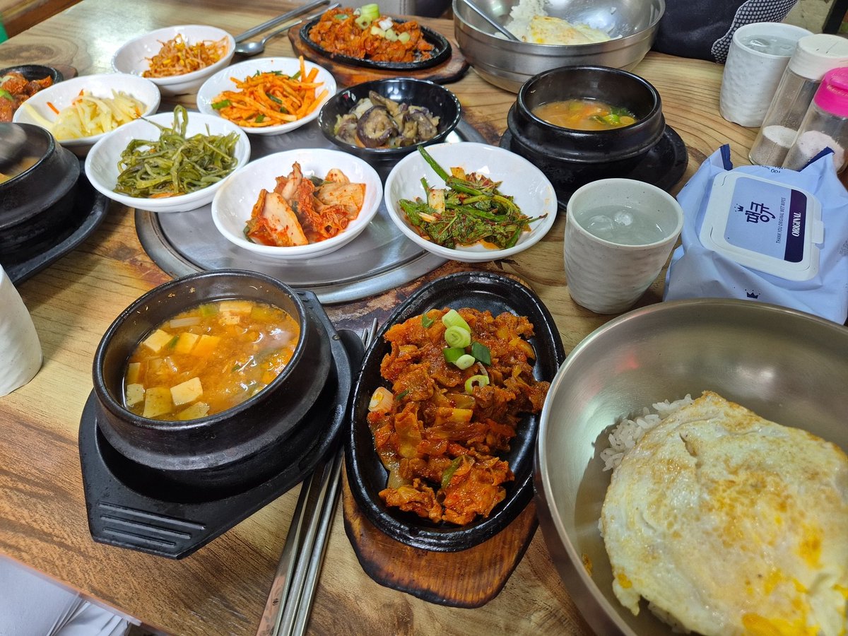 NyanNyanEEE's tweet photo. 밥 와 ㅋㅋㅋㅋ 다 디졌다 ㄹㅇ https://t.co/37piHAeXBm