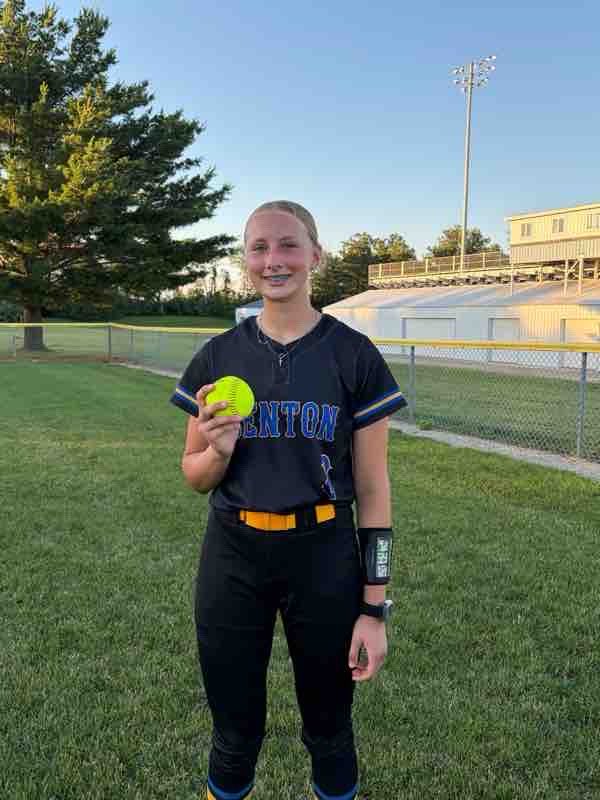 BentonBobcatSB's tweet photo. Bobcats with the 9-0 and 16-0 sweep over South Tama.  Marissa Nolte with her first 💣.  Reagan Furler, Payton Armstrong and Aubrey Krueger with their first hits and Emerson Ridgway with her first W. Layna DeMoss x2 and Sophia Seeck also homered. https://t.co/Oc5BzhkFTq