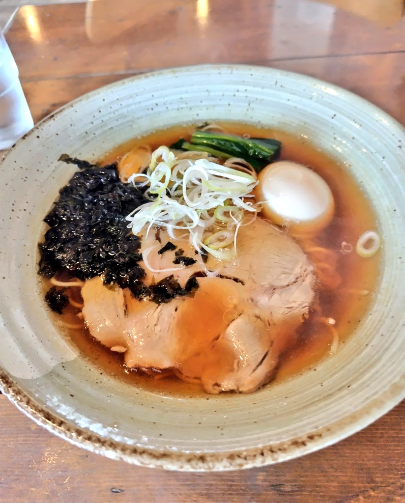 pure_346's tweet photo. 麺屋下北@笠間市
下北ラーメン＋味玉

今日のランチは出先でラーメン🍜
下北さんへ
上品な煮干の香りが嬉しい！✨
パッツリ低加水麺は、噛み切るときの歯ごたえが楽しい✨

久しぶりに麺活を堪能です！👍️
ご馳走様でした～🙏
#麺屋下北 https://t.co/8kZFa2QvWa