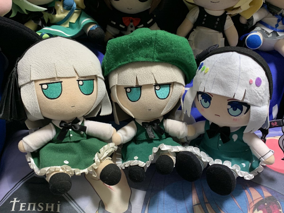 Myonderbird485's tweet photo. @REIDA_fumo1ban 初代妖夢「みょみょみょ〜ん💧」
妖夢長女「お気に入り認定されると大変ですよ💧」
L1妖夢「……💧」 https://t.co/Izpjs4tMD6