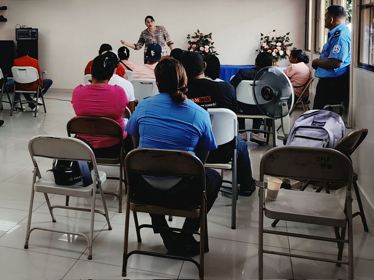InformativoJNic's tweet photo. Con el objetivo de fortalecer la prevención y concienciación sobre los riesgos asociados al consumo de drogas, se desarrolló la capacitación "Causas y consecuencias legales y psicológicas del consumo de drogas. ⚖️🧠🚫💊 https://t.co/pkSAwhncCr