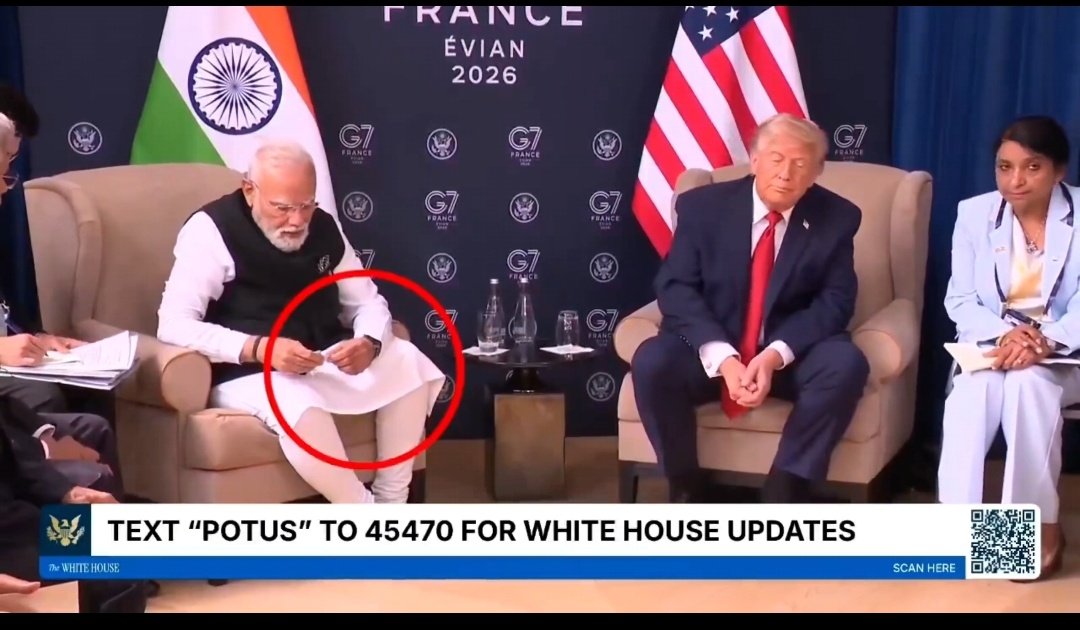 mshahi0024's tweet photo. He can't speak English without a teleprompter.

He can't even deliver a few lines in Hindi without reading from a chit.

In India, he pretends to be non-biological, some kind of divine figure.

But in front of the US, China, and other powerful nations, he suddenly turns into a below-average ordinary human.