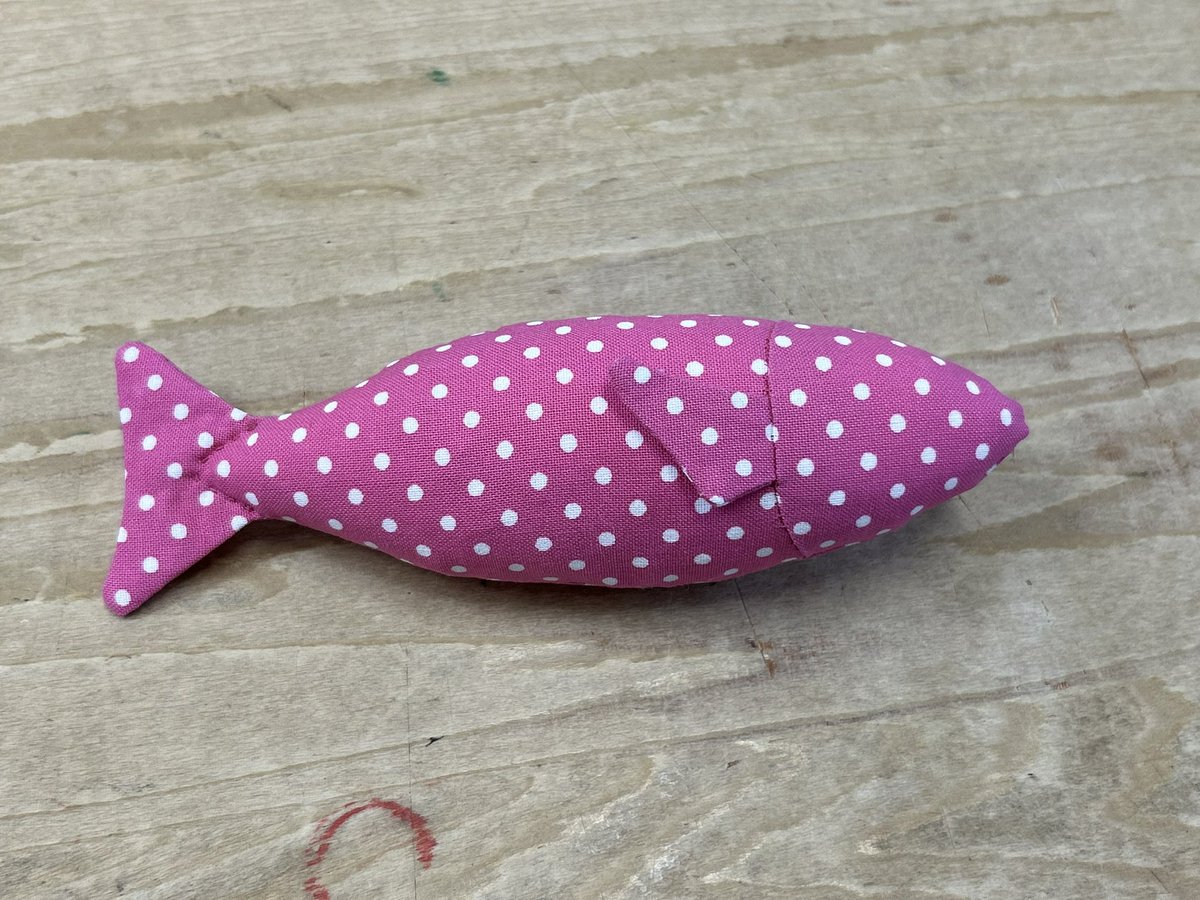 mmum0802's tweet photo. 水玉の魚つくった https://t.co/yw9CzIKrat