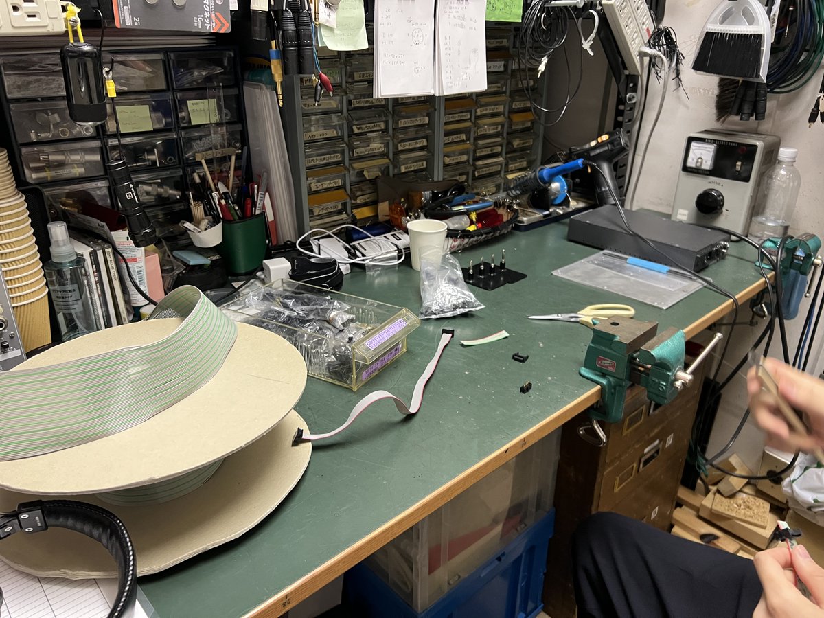 SoundInnStudios's tweet photo. 日々のメンテナンスの中で不具合が見つかった場合は、弊社のメンテナンススタッフが対応しています💨

今回は、MAスタジオのコンソールのマスター部分に不具合を発見。
原因となっていたケーブルを新たに製作し、対応を進めています🔧
湿度が高くなるこの時期は、機材のコンディションにも特に気を配る季節です☔

皆さまに安心してご利用いただけるよう、日々メンテナンスを行っていきます💪

#サウンドインスタジオ #soundinnstudios #soundinnstudio #soundinn #サウンドイン #MAスタジオ #アフレコスタジオ #メンテナンス