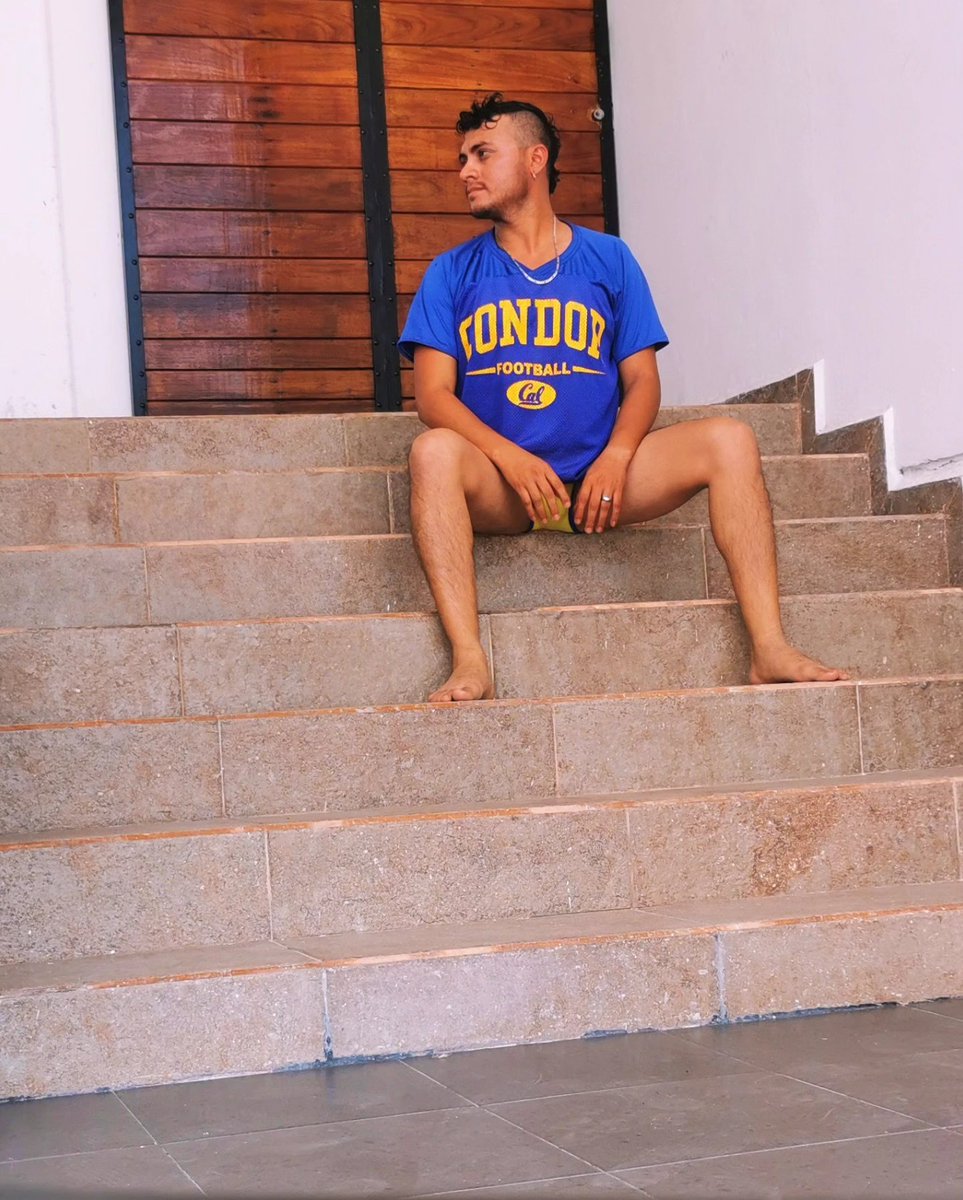 OmarAdanC's tweet photo. Hago mi sesión de fotos cuando me quedo solo en casa. #sexyboy #sexygay #sexymen #gayboy #likeme 😜✌🏼 https://t.co/spmmMAN9RP