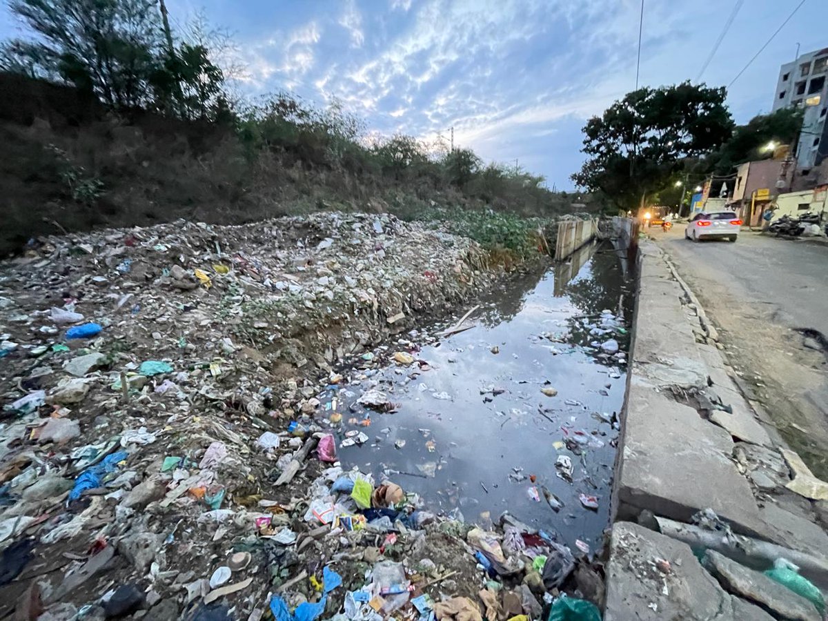 jinkyabendre's tweet photo. The illegal waste dumping in Kasturi Nagar (1st main road) has gotten completely out of hand. It’s a serious health hazard for children and elderly. No action after complaint - BBMP Sahaaya Grievance 21141032 and 21141023 😷🚮
@ICCCBengaluru
@GBA_office
@KridePrm
@kasturi_nagar https://t.co/KaaMOVn4ZH