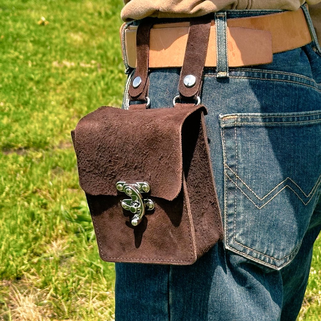 LeatherCraft_WB's tweet photo. ご覧いただきありがとうございます。
下記の5か所にてハンドメイドの革製品を販売しています。

Creema
https://t.co/RP5LgZTNKJ
minne
https://t.co/Jp3WX7HVJW
BOOTH
https://t.co/BbSR9LKBOM
ヤフオク
https://t.co/1GH1UqK7dE
メルカリ
https://t.co/nX2EvBD5e5 https://t.co/qPoYusO6lu