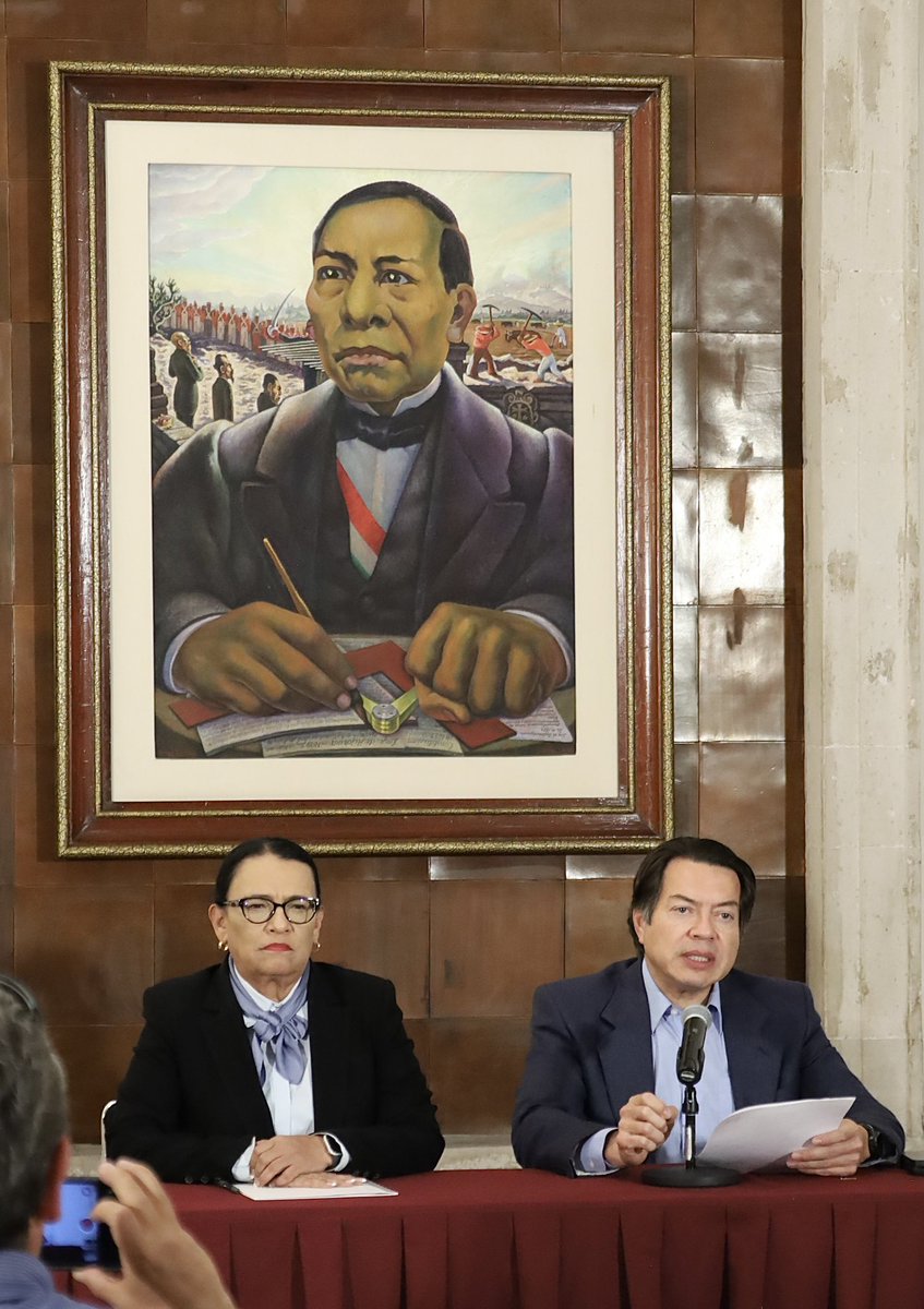 rosaicela_'s tweet photo. En conferencia de prensa informamos que el diálogo de la @SEGOB_mx, @SEP_mx e @ISSSTE_mx con la CNTE continuará para atender las demandas de maestras y maestros. Además, se les invitó a realizar las mesas de trabajo en las entidades federativas en beneficio del magisterio. 🇲🇽 @Claudiashein @mario_delgado