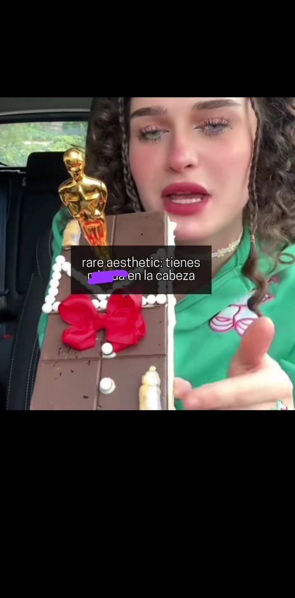 taetetoon's tweet photo. se cuelga de cualquier cosa q la gente este hablando para hacer videos q le favorezcan a ella, como hacerle un chocolate hasta al p diddy https://t.co/M14TGvA2NU