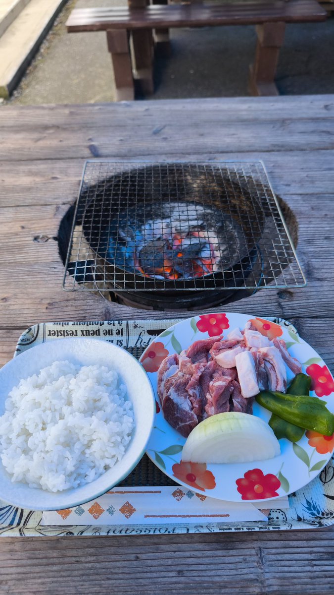 Pinhatunejima's tweet photo. ここのジンギスカンはやべぇぞ https://t.co/KBlRqH7RXE