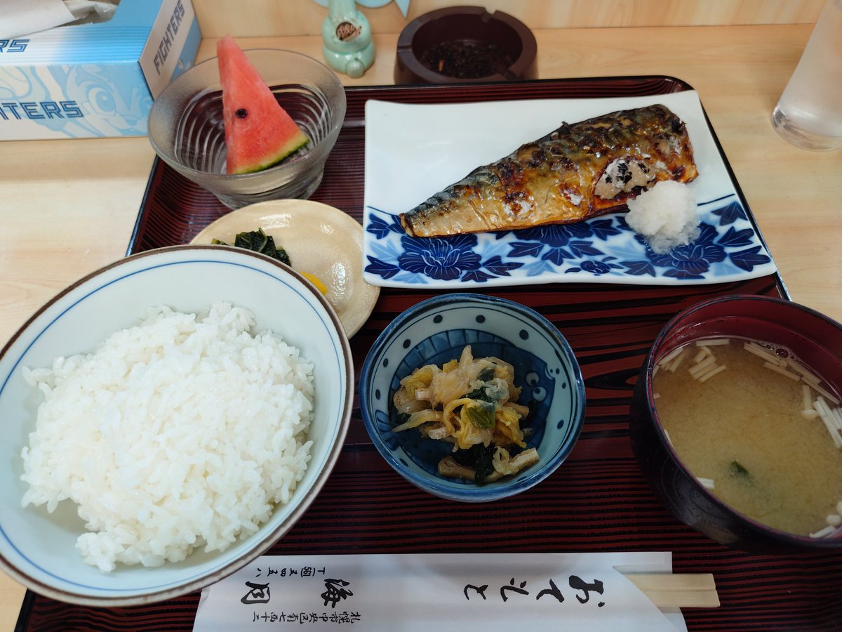 usagi_shacho's tweet photo. 連日あっちぃ…こう暑いと食欲も沸かん…_(3」∠)_
ラーメンの匂いには誘われるが食べる気分にはならんな…
あっさり焼き魚が身に染みるわ…

おっさん早くも夏バテ気味…

#飯テロ https://t.co/dZQoDNSTkv