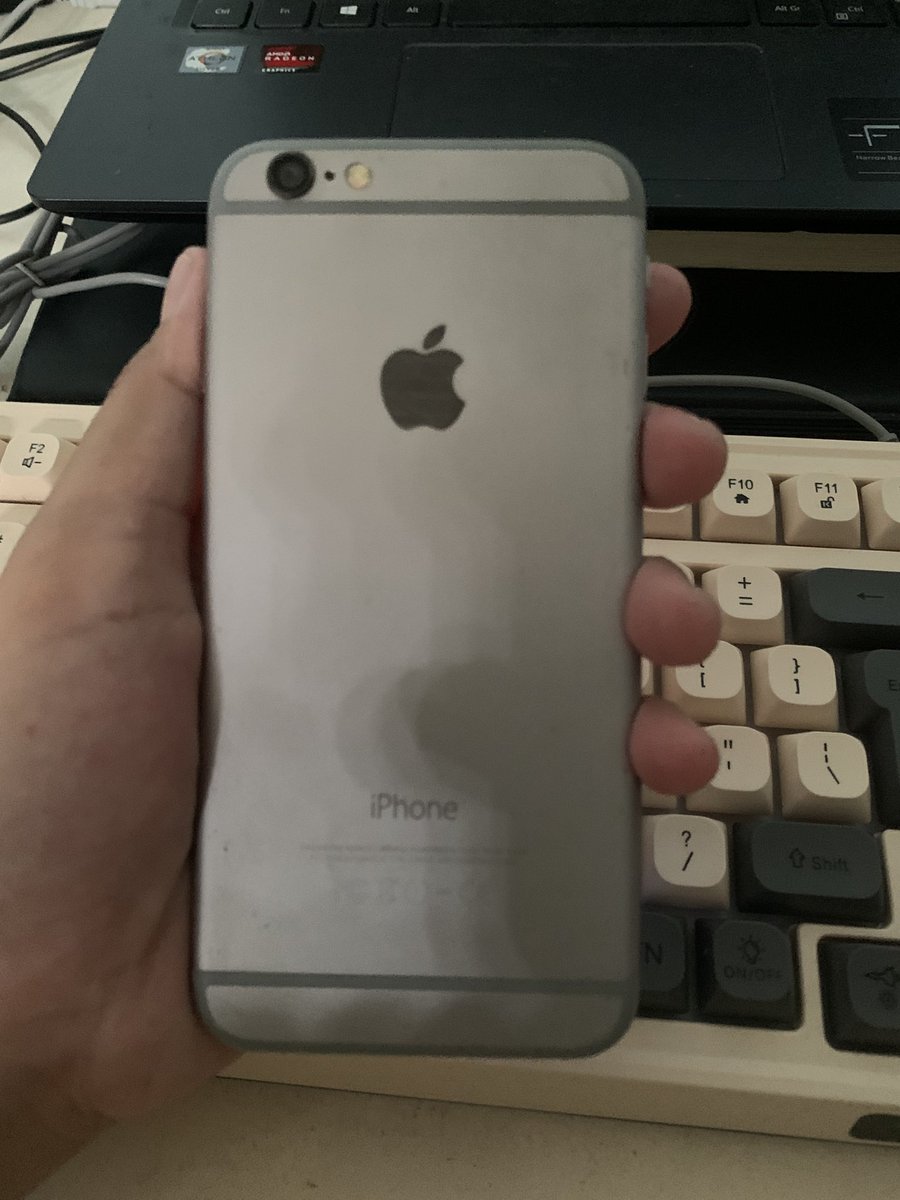 hheemyu's tweet photo. Wts iphone 6 

• sinyal permanent
•  fp off
• kelengkapan hanya hp dan kabel saja
• BUKAN  “bypass”
• cocok untuk digicam

💸 580k 

Selain itu mulus, bisa oren https://t.co/SC3h7677i9
