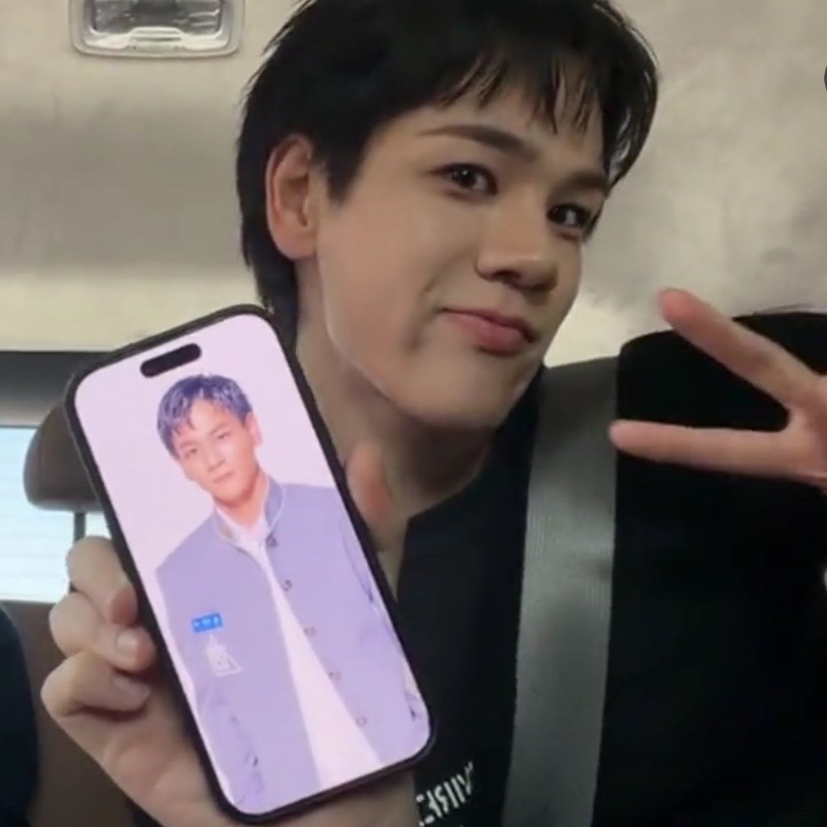 mocha_joOne's tweet photo. 「これ俺やで」って日プのときの写真見せてくるまめ可愛すぎた　2019年に思い馳せて昼間から号泣してる https://t.co/qtJyF0rV00