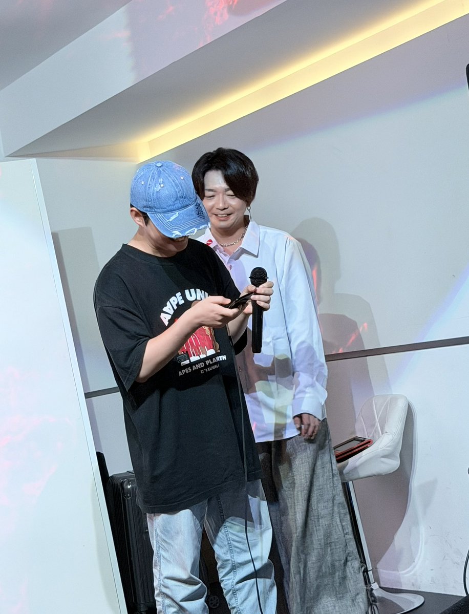 kanachoff's tweet photo. 仕事終わるの遅いし翌日も早いしどーしよかなーと思ったけどラスト回だけ🤏
ちょろっと気軽に行けて
普段聞けない曲がフルで聴けるのがいい所😚

ムーディな感じとかわいさに癒されました🫶
今日も頑張るぞー！ https://t.co/0F1S1rvhab