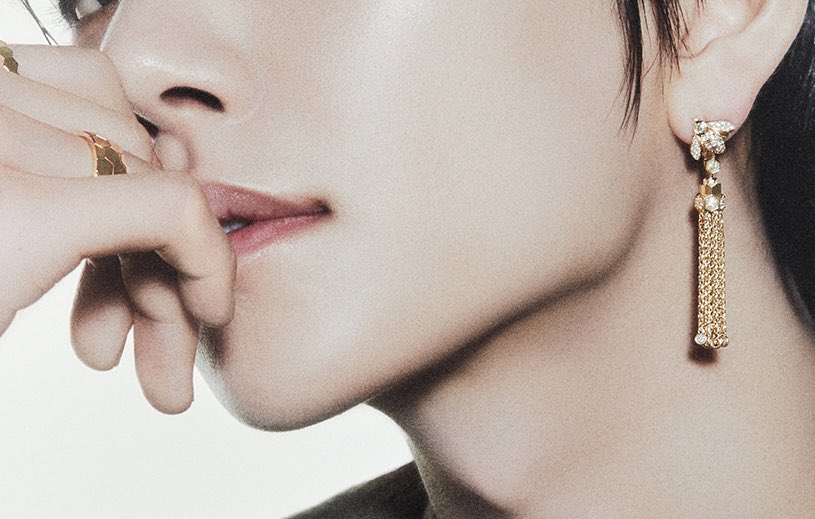 hjszones's tweet photo. JOSHUA wearing CHAUMET for NUMERO TOKYO #조슈아 

 the dangling earrings? the details!??? 😱 https://t.co/jeIe0gECDr