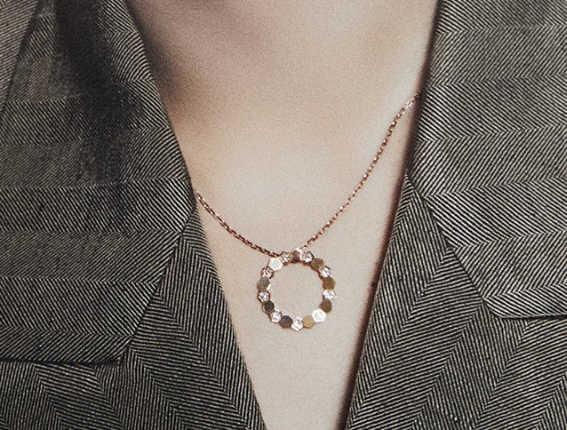 hjszones's tweet photo. JOSHUA wearing CHAUMET for NUMERO TOKYO #조슈아 

 the dangling earrings? the details!??? 😱 https://t.co/jeIe0gECDr