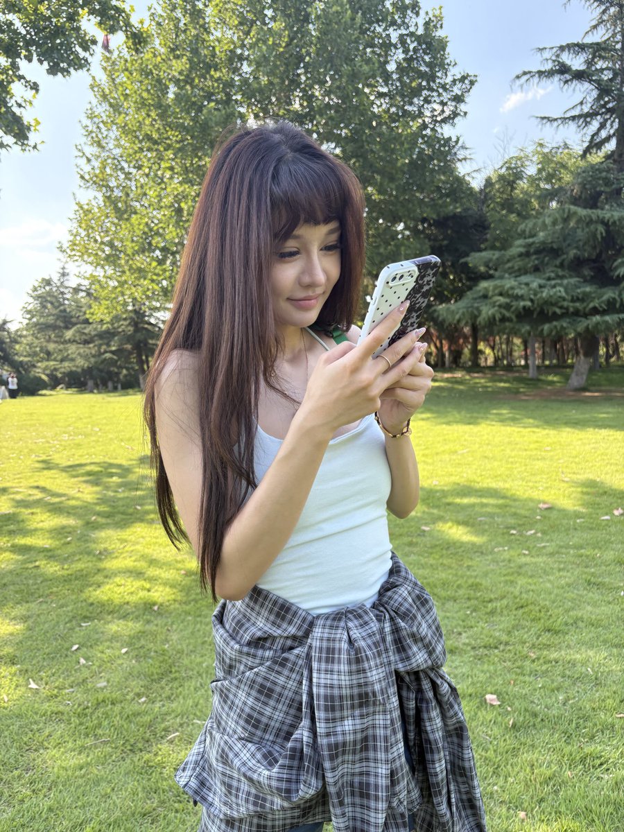JasonLi1230's tweet photo. 约拍，一个人工美女 https://t.co/6jQk9JTPFn