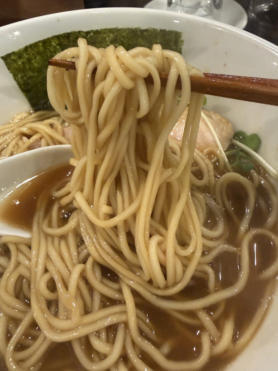 run_ramen's tweet photo. 濃厚鶏醤油らぁめん＋和え玉（海老）
@らぁ麺 朝軒
久しぶりの濃厚系🍜
めっっちゃ旨い😍😍😍 https://t.co/kO5FN8DQyg