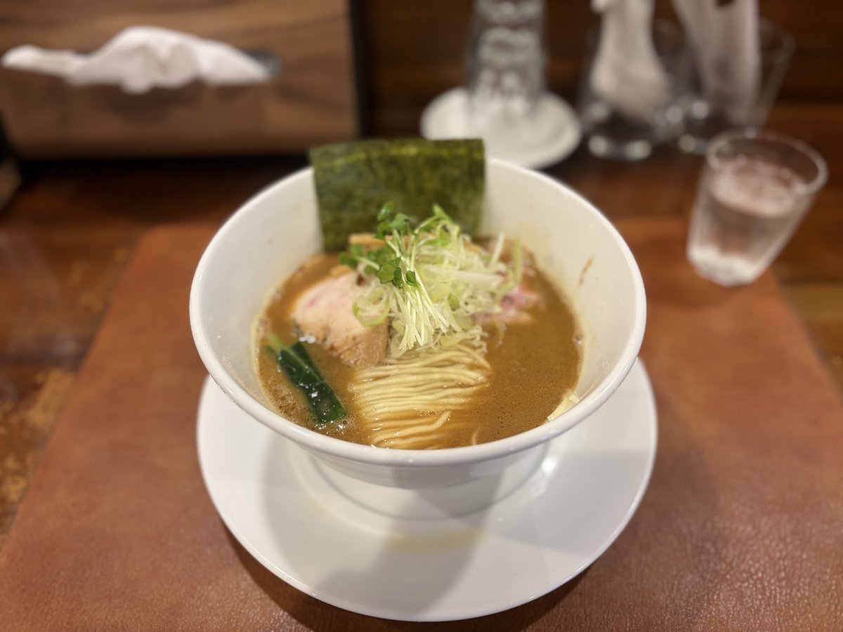 run_ramen's tweet photo. 濃厚鶏醤油らぁめん＋和え玉（海老）
@らぁ麺 朝軒
久しぶりの濃厚系🍜
めっっちゃ旨い😍😍😍 https://t.co/kO5FN8DQyg